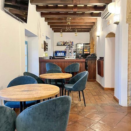 Hostal Servilia Carmona  Bagian luar foto