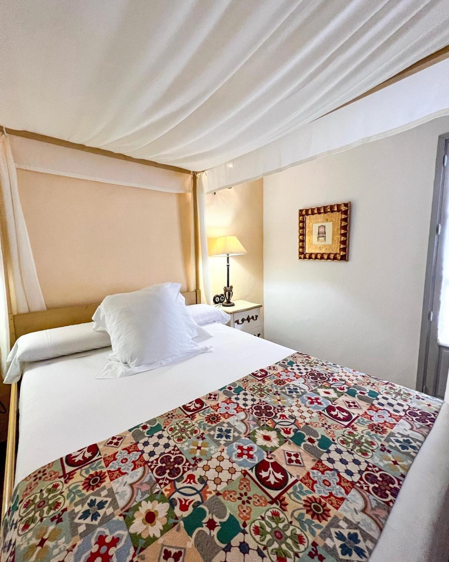 Hostal Servilia Carmona  Bagian luar foto